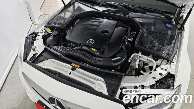 Mercedes-Benz C-Class 2019 — ფოტო 9/20
