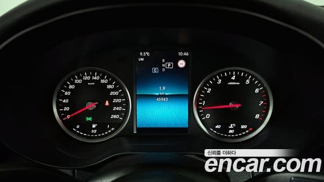 Mercedes-Benz C-Class 2019 — ფოტო 7/20
