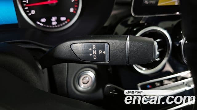 Mercedes-Benz C-Class 2019 — ფოტო 14/20
