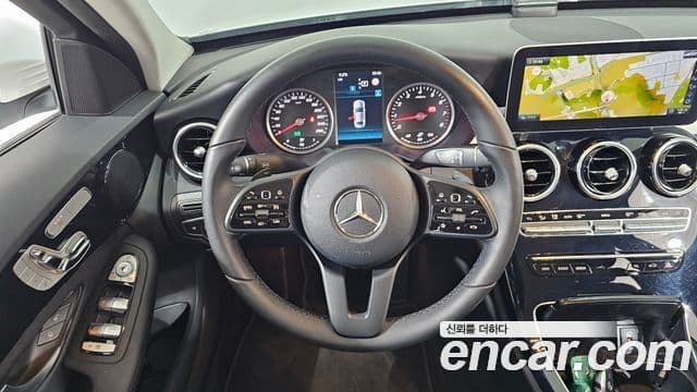 Mercedes-Benz C-Class 2019 — ფოტო 18/20