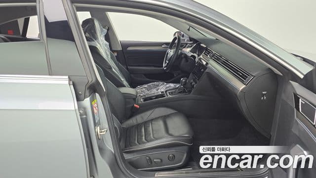 Volkswagen Arteon 2018 — Şəkil 11/20