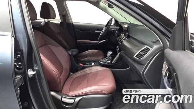 Kia Seltos 2019 — фото 10 из 20