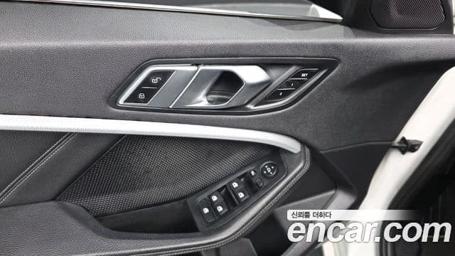 BMW 1 Series 2021 — Şəkil 17/20