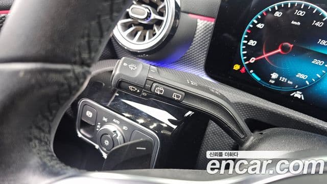 Mercedes-Benz A-Class 2022 — ფოტო 19/20