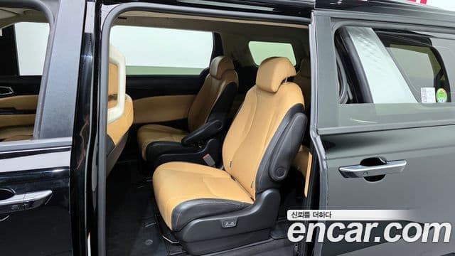 Kia Carnival 2023 — Şəkil 11/20
