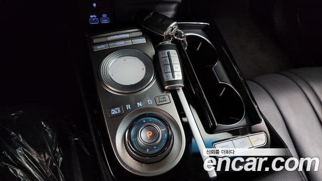 Genesis Electrified G80 2022 — ფოტო 8/20