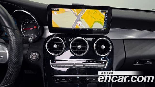 Mercedes-Benz C-Class 2019 — ფოტო 14/20