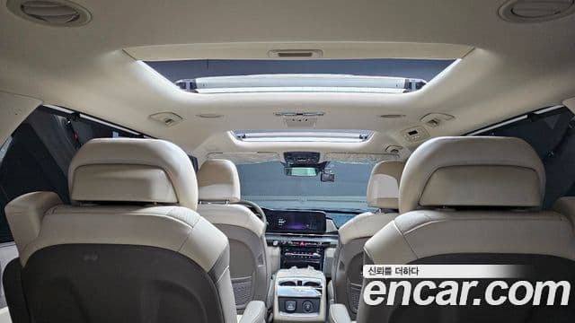 Kia Carnival 2023 — фото 20 из 20
