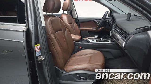 Audi Q7 2019 — Şəkil 10/20