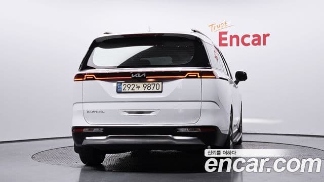 Kia Carnival 2021 — Фото 4/20