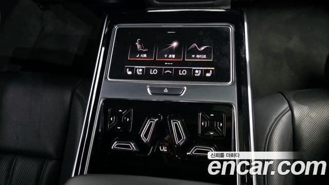 Audi A8 2021 — ფოტო 17/20