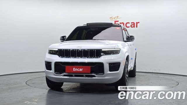 Jeep Grand Cherokee 2021 — Фото 3/20