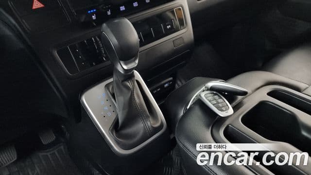 Hyundai Staria 2022 — фото 9 из 20