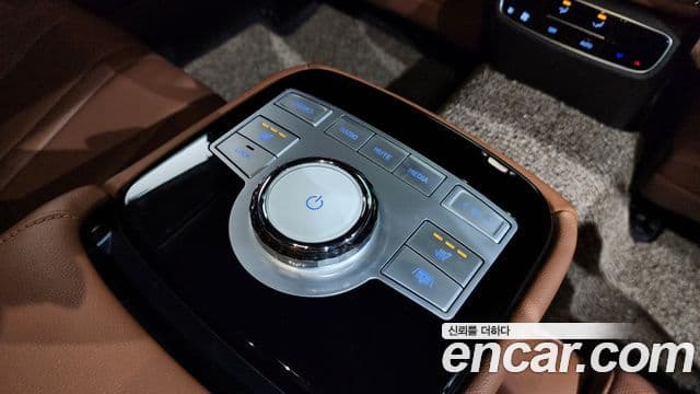 Genesis Electrified G80 2023 — Şəkil 19/20