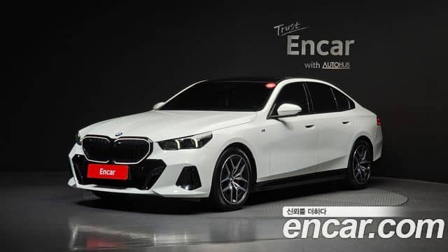 BMW 5 Series, 2024