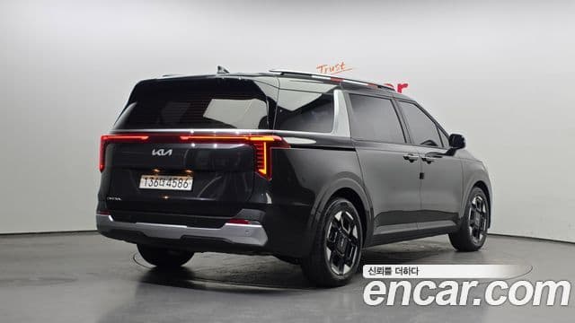 Kia Carnival 2024 — Şəkil 2/20