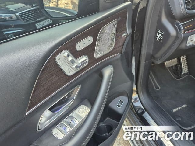 Mercedes-Benz GLE-Class 2021 — ფოტო 16/20