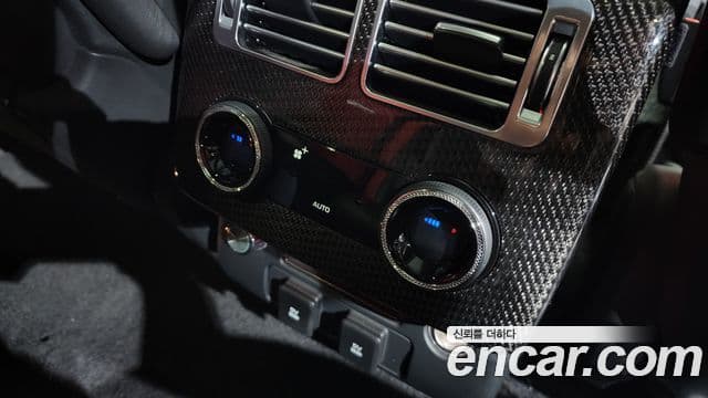Land Rover Range Rover 2019 — ფოტო 19/20