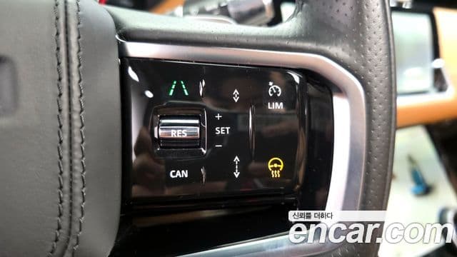 Land Rover Range Rover Velar 2022 — ფოტო 16/20