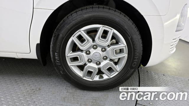 Hyundai Staria 2023 — Фото 5/20