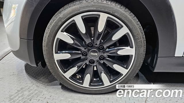 Mini Cooper S 2019 — ფოტო 5/20