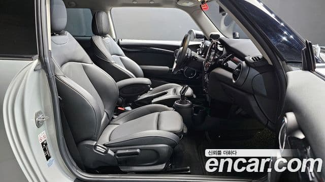Mini Cooper S 2019 — ფოტო 11/20