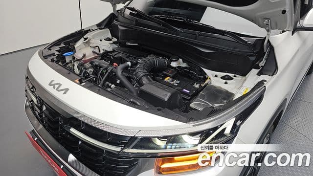 Kia Seltos 2023 — ფოტო 6/20