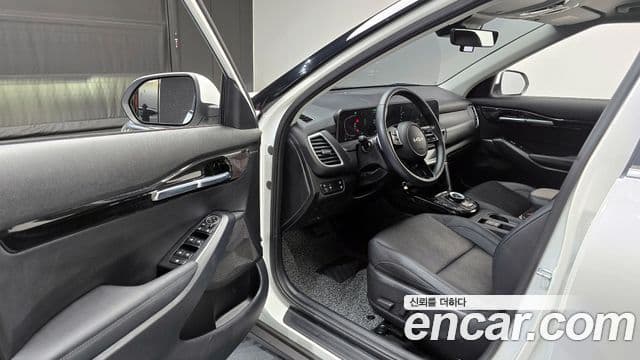 Kia Seltos 2023 — ფოტო 11/20