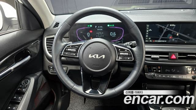 Kia Seltos 2023 — фото 13 из 20
