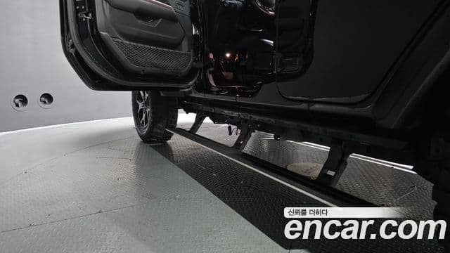 Jeep Wrangler 2020 — Şəkil 19/20