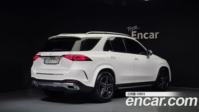 Mercedes-Benz GLE-Class 2021 — ფოტო 2/20