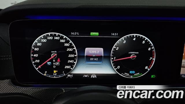 Mercedes-Benz E-Class 2020 — Фото 8/20