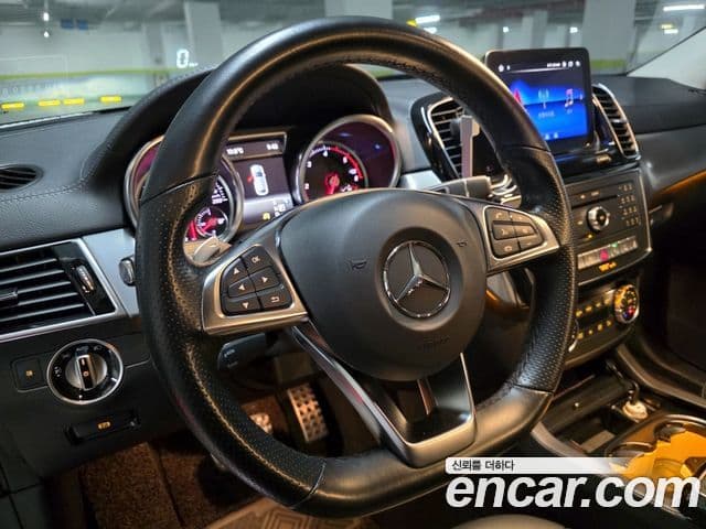 Mercedes-Benz GLE-Class 2018 — ფოტო 12/20