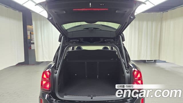 Mini Cooper S Countryman 2023 — фото 20 из 20
