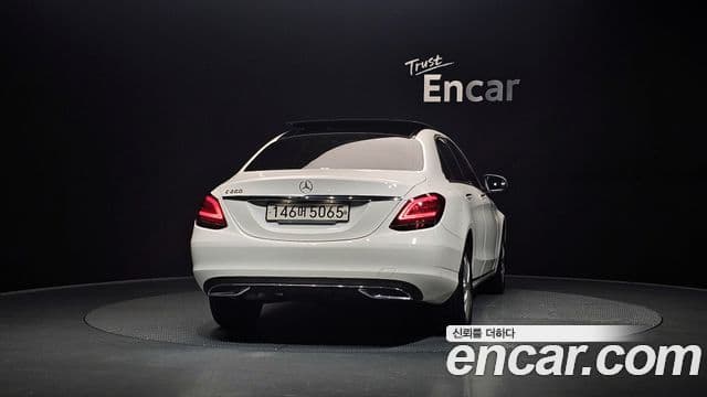 Mercedes-Benz C-Class 2020 — ფოტო 4/20