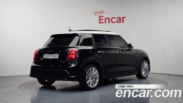 Mini Cooper 2021 — ფოტო 2/20