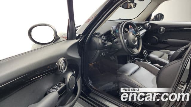 Mini Cooper 2021 — ფოტო 10/20