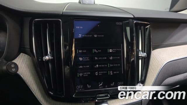 Volvo XC60 2021 — Photo 2/20