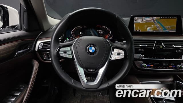 BMW 5 Series 2020 — Фото 13/20