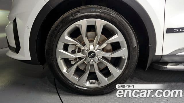 Kia Sorento 2020 — ფოტო 5/20
