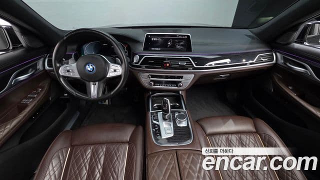BMW 7 Series 2021 — ფოტო 7/20