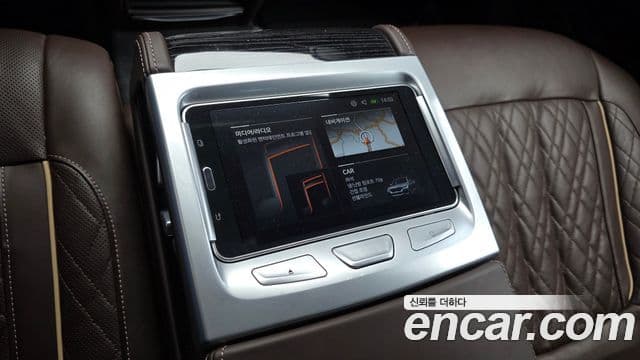 BMW 7 Series 2021 — ფოტო 17/20