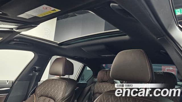 BMW 7 Series 2020 — ფოტო 19/20