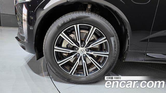 Volvo XC60 2021 — Şəkil 10/20