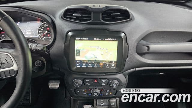 Jeep Renegade 2023 — Şəkil 14/20