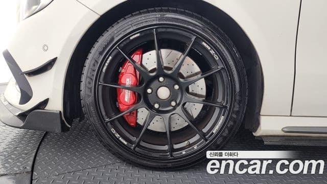 Mercedes-Benz A-Class 2018 — фото 5 из 20