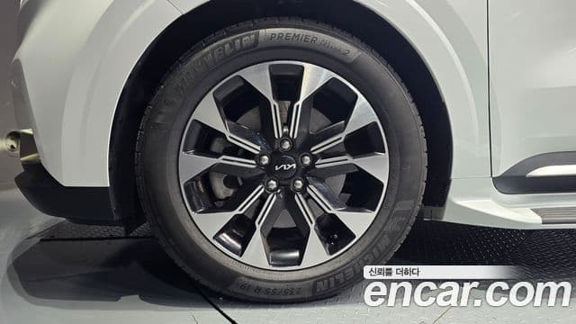 Kia Carnival 2022 — фото 5 из 20
