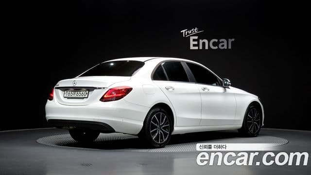 Mercedes-Benz C-Class 2019 — Фото 2/20