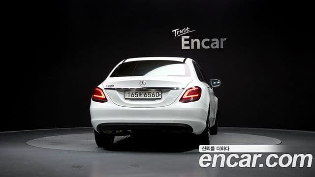 Mercedes-Benz C-Class 2019 — Фото 4/20