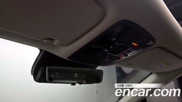Kia Carnival 2024 — ფოტო 18/20